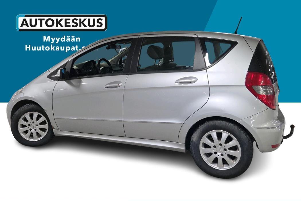 MERCEDES-BENZ A 2011