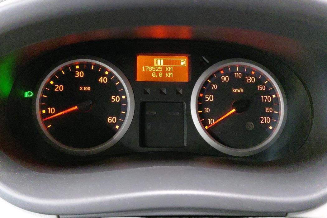 NISSAN Primastar 2011