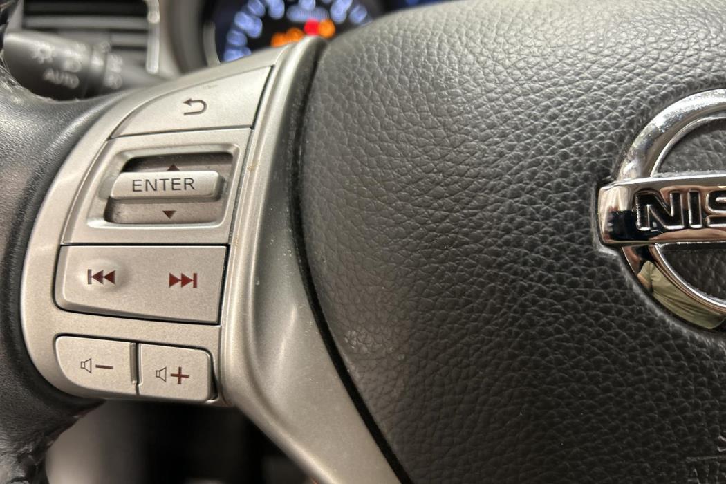 NISSAN Pulsar 2016