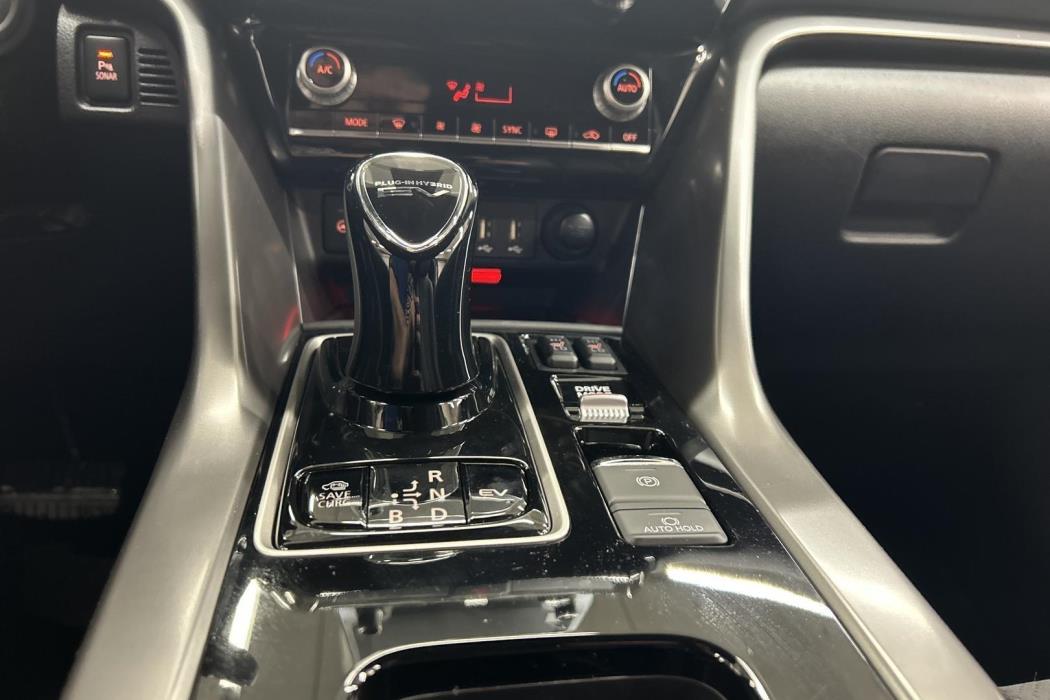 MITSUBISHI Eclipse Cross 2025