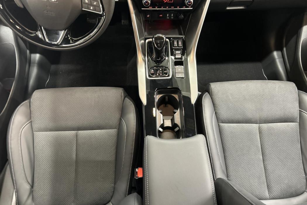 MITSUBISHI Eclipse Cross 2025