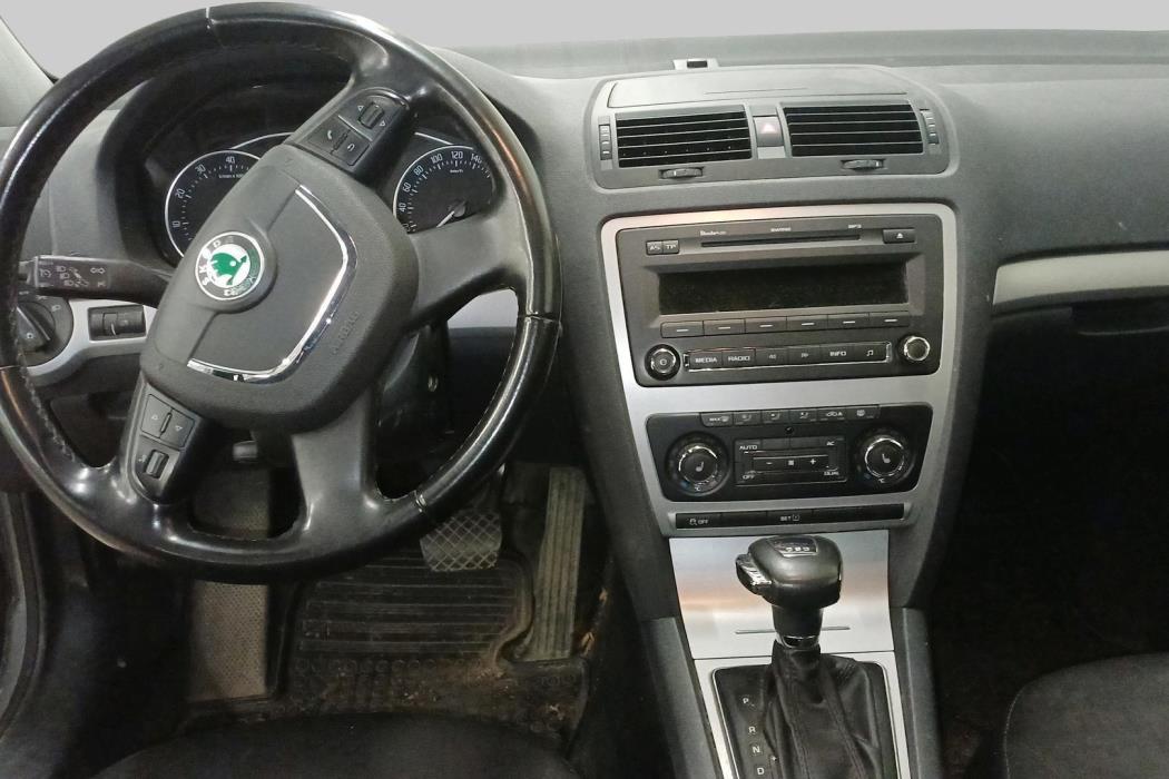 SKODA Octavia 2012