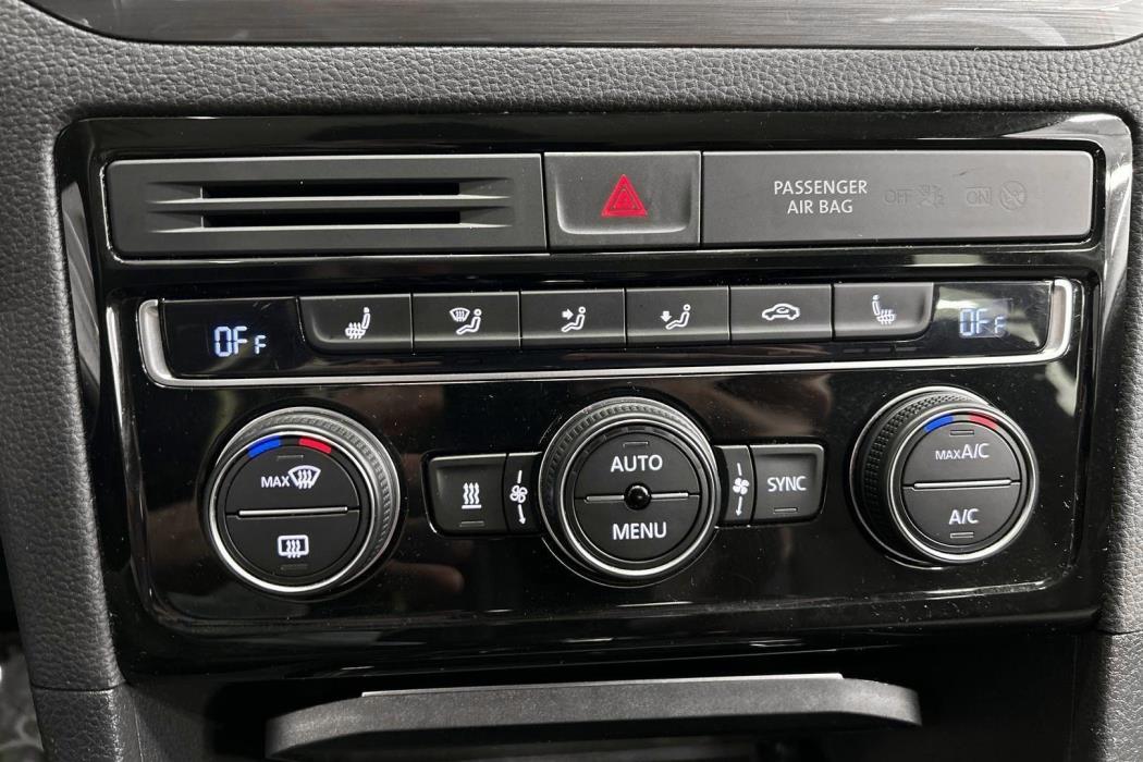 VOLKSWAGEN Golf Sportsvan 2016