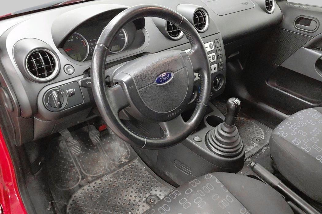 FORD Fiesta 2004
