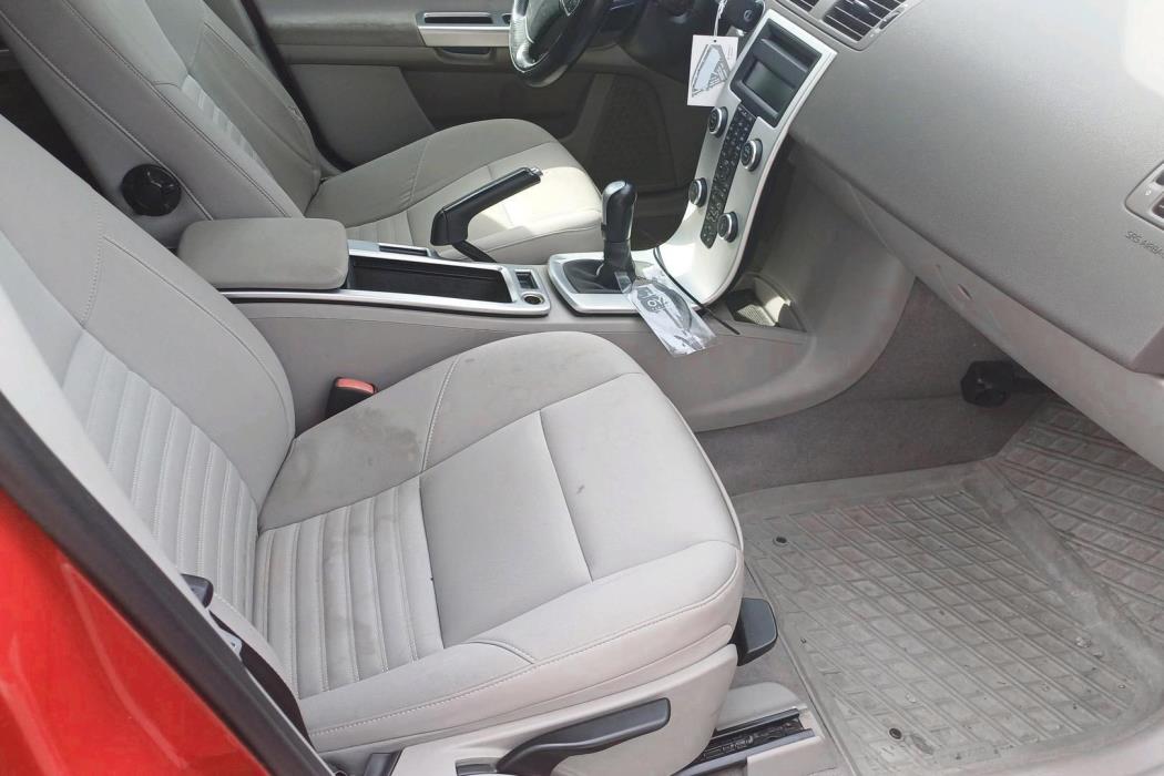 VOLVO V50 2011