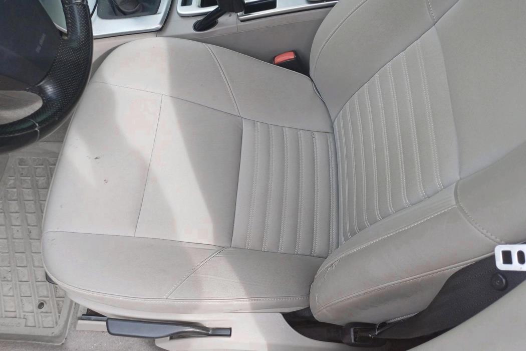 VOLVO V50 2011