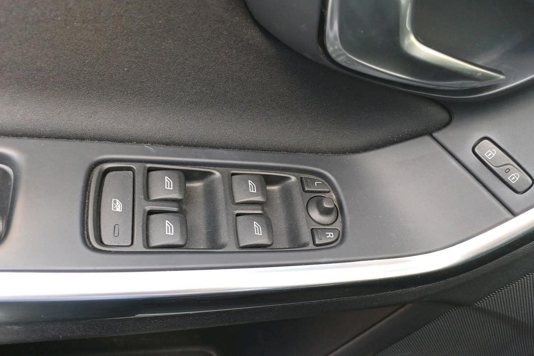 VOLVO V60 2012