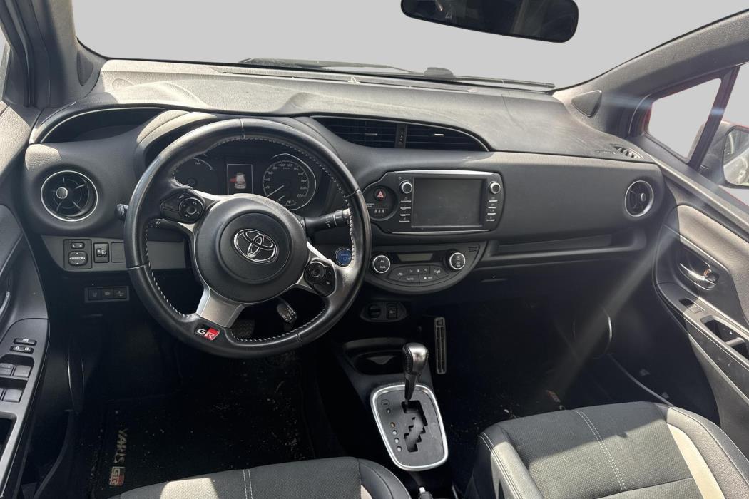 TOYOTA Yaris 2019