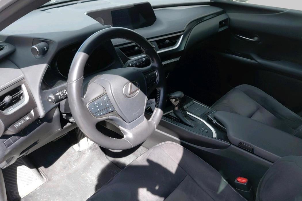 LEXUS UX 2019