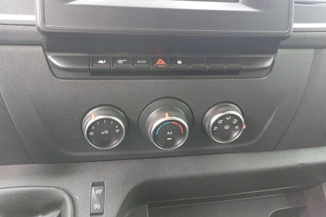 NISSAN Interstar 2022