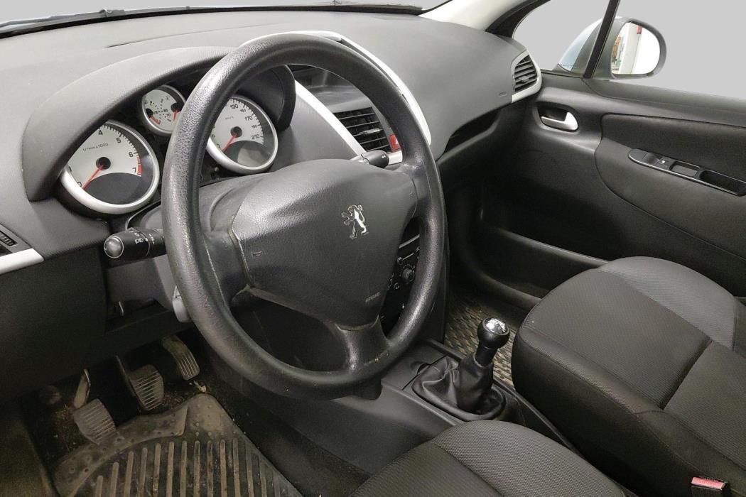 PEUGEOT 207 2011