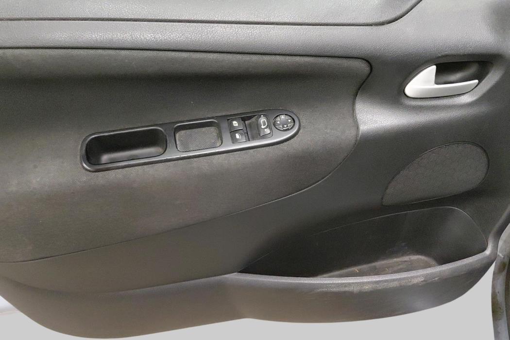 PEUGEOT 207 2011