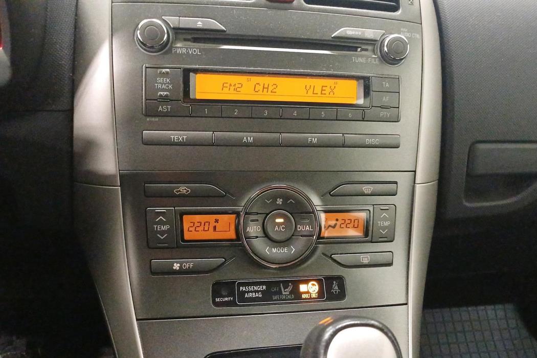 TOYOTA Auris 2009