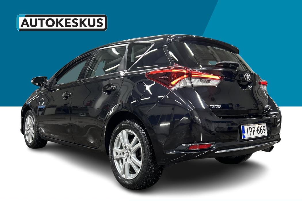 TOYOTA Auris 2015