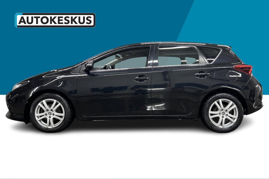 TOYOTA Auris 2015