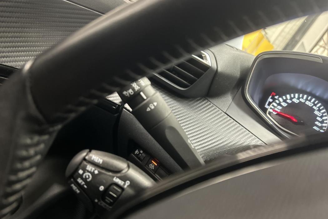 PEUGEOT 2008 2020