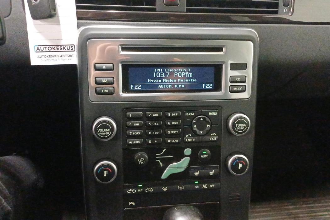 VOLVO V70 2011