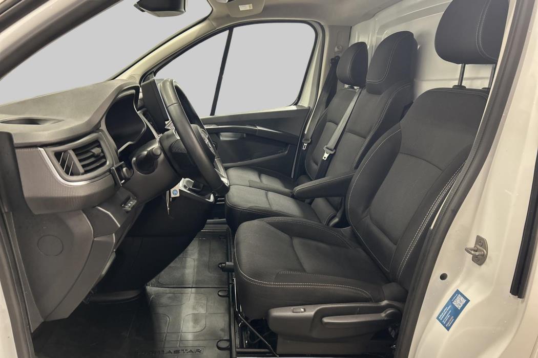 NISSAN Primastar 2025