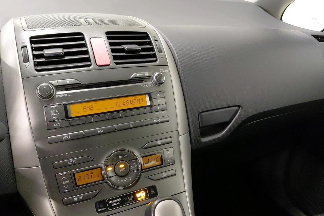 TOYOTA Auris 2008