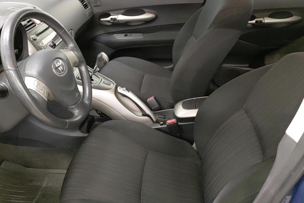 TOYOTA Auris 2008