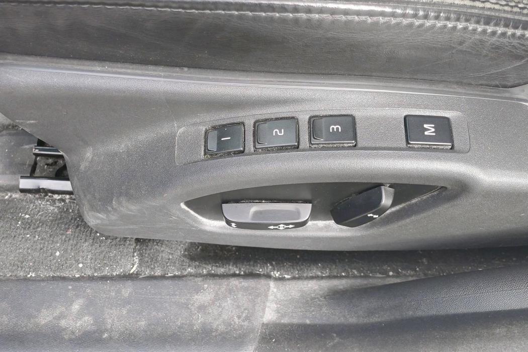 VOLVO V70 2010