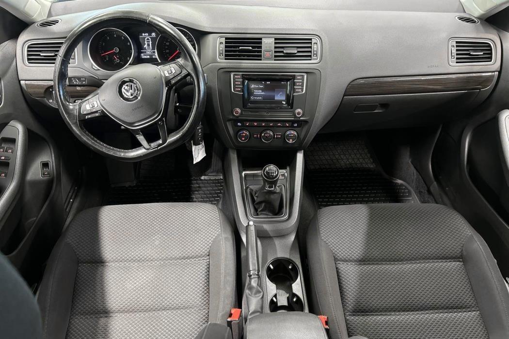 VOLKSWAGEN Jetta 2017