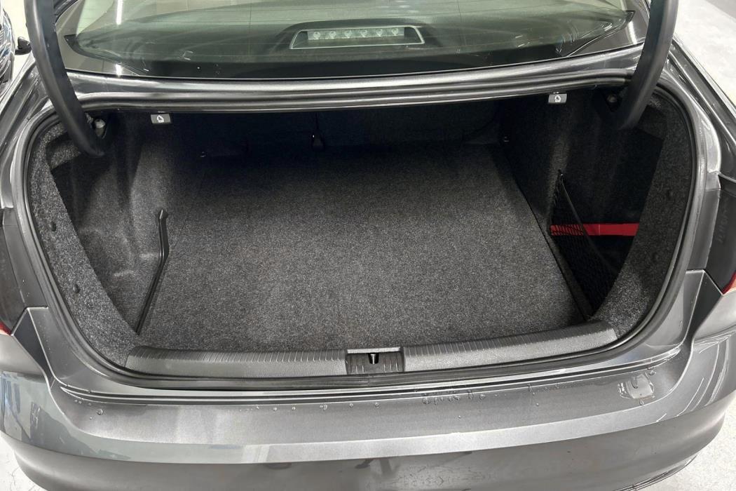 VOLKSWAGEN Jetta 2017