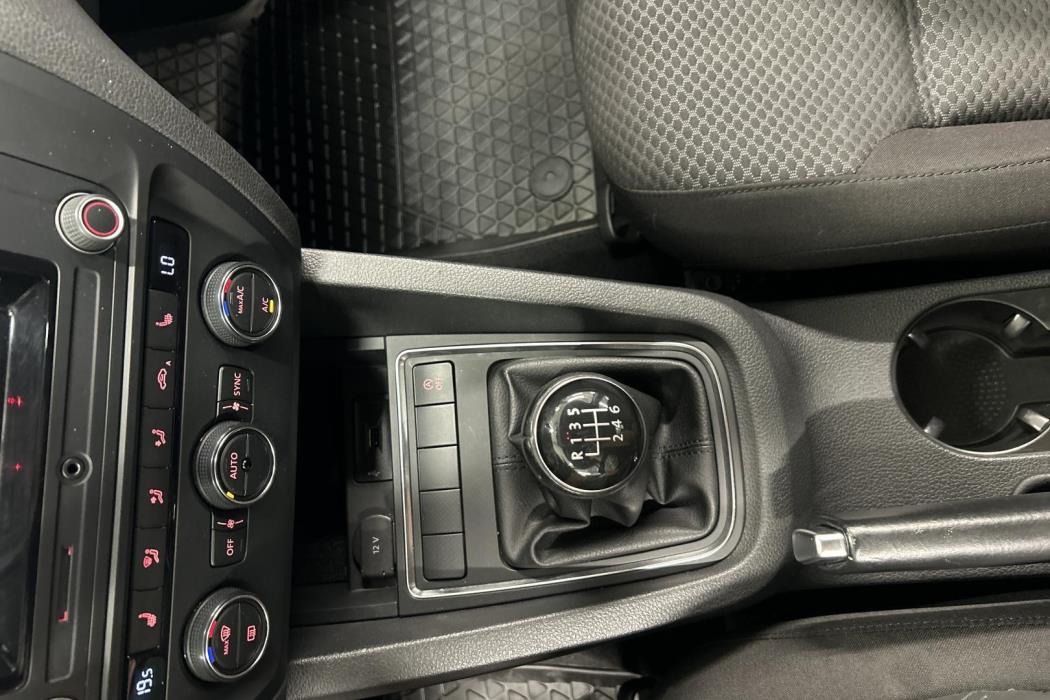 VOLKSWAGEN Jetta 2017