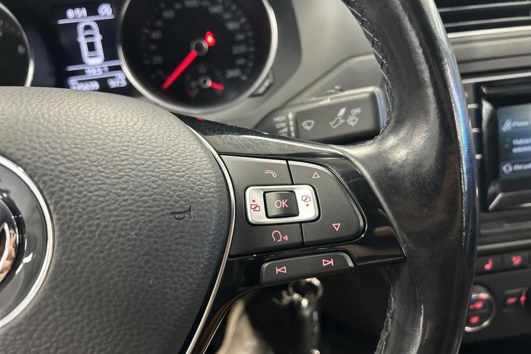 VOLKSWAGEN Jetta 2017