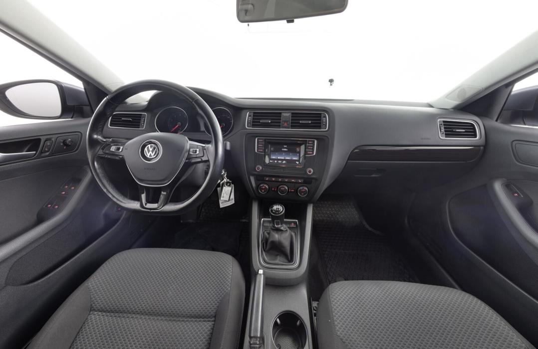 VOLKSWAGEN Jetta 2017