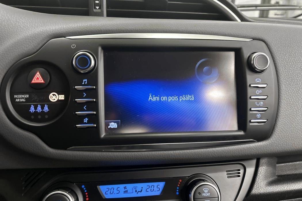 TOYOTA Yaris 2018
