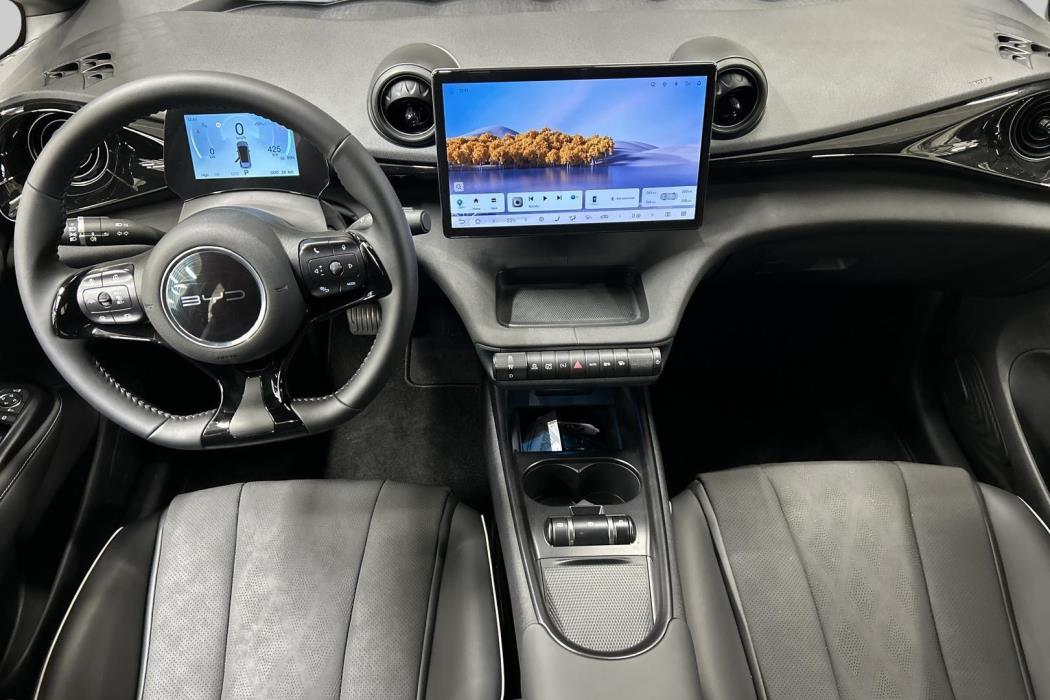 BYD Dolphin 2025