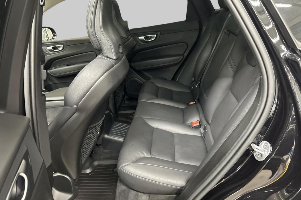 VOLVO XC60 2024