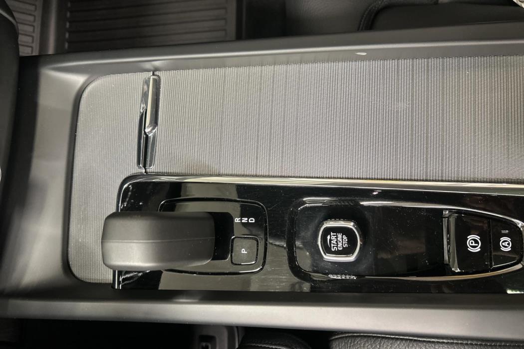 VOLVO XC60 2024