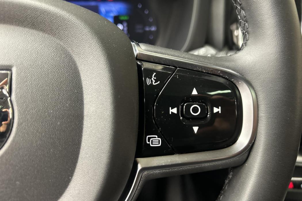 VOLVO XC60 2024