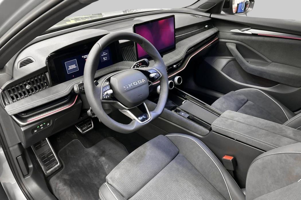 SKODA Superb 2026