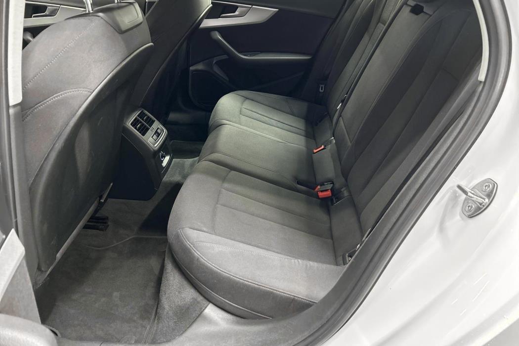 AUDI A4 2016