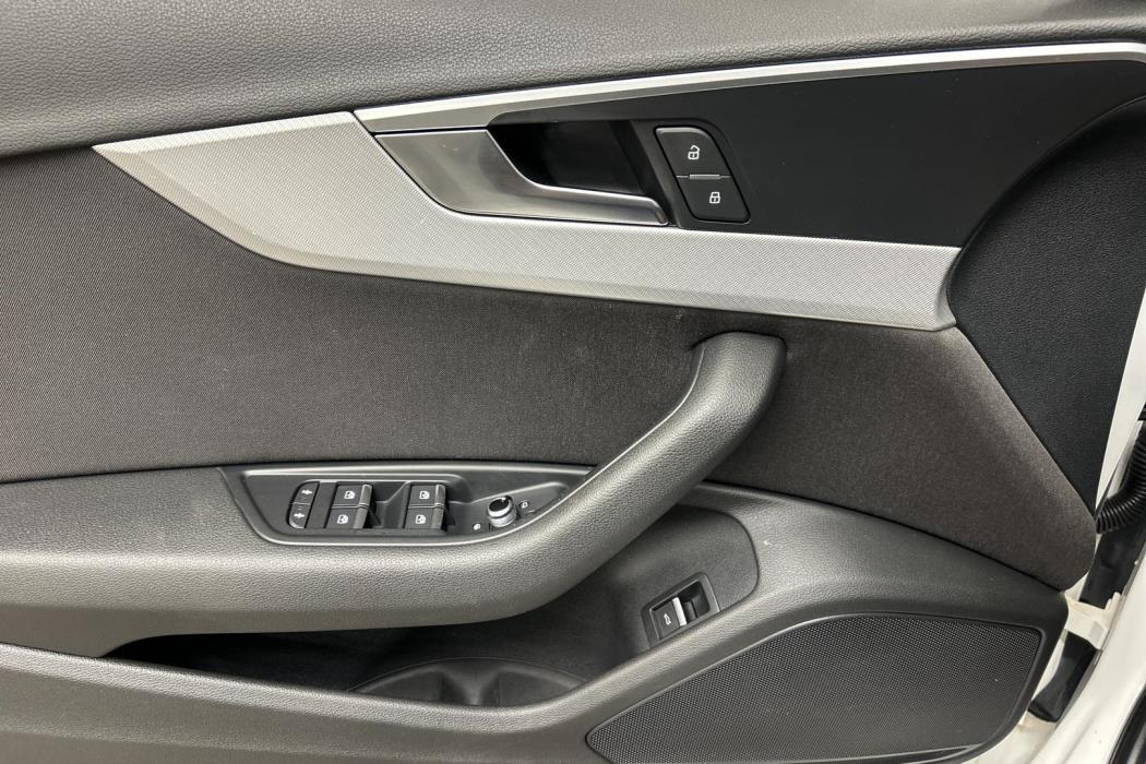 AUDI A4 2016