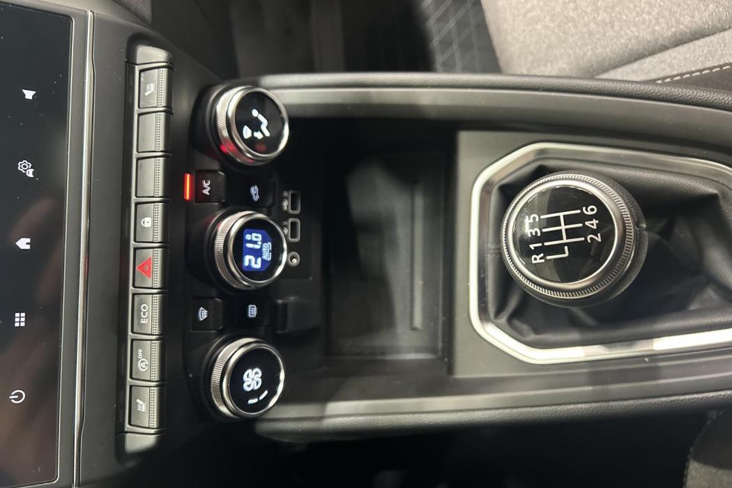 MITSUBISHI Colt 2024