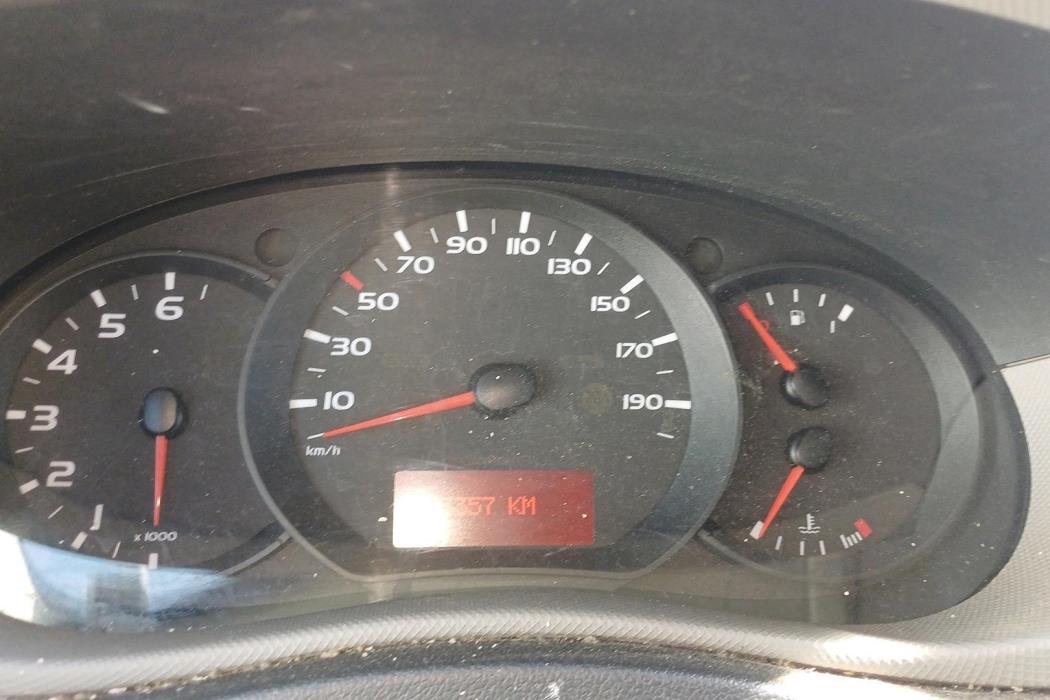 NISSAN NV400 2013