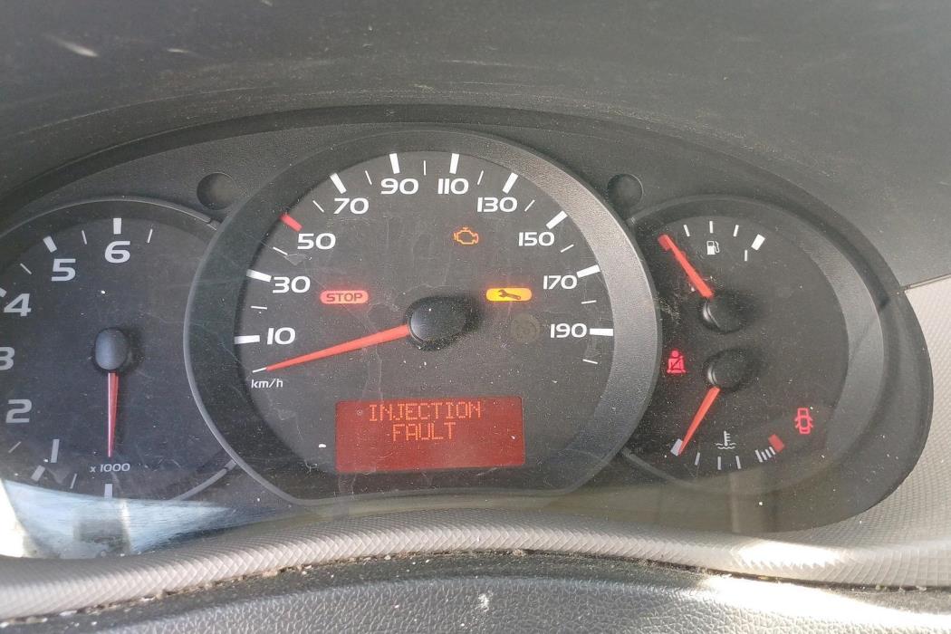 NISSAN NV400 2013