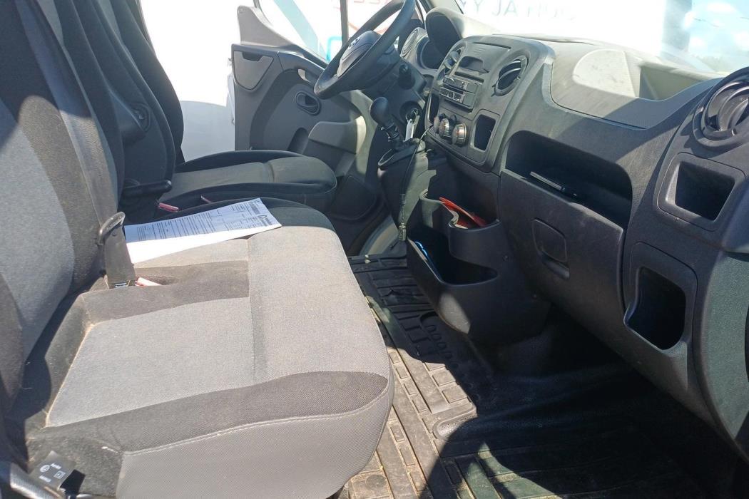 NISSAN NV400 2013