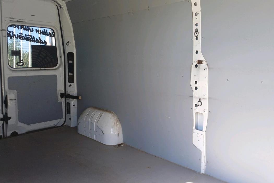 NISSAN NV400 2013