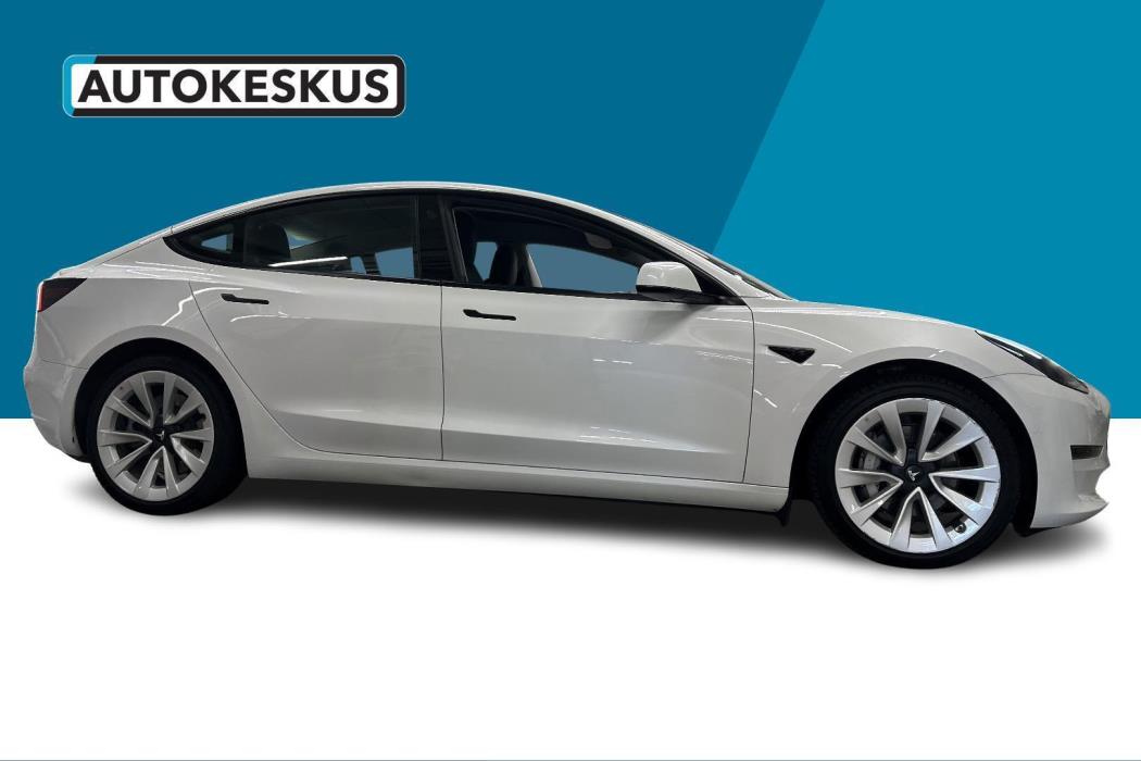 TESLA Model 3 2021