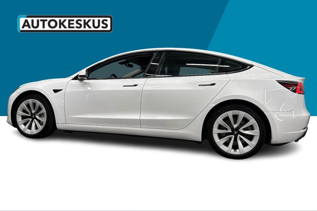 TESLA Model 3 2021