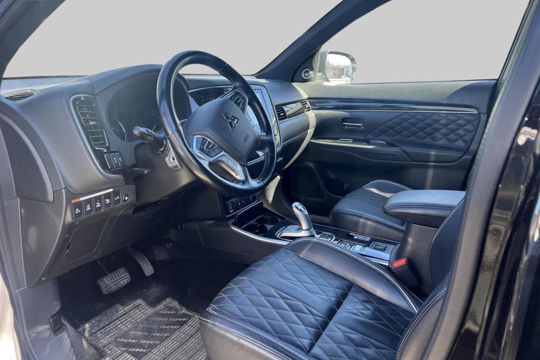 MITSUBISHI Outlander PHEV 2021