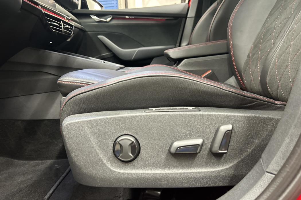 SKODA Octavia 2024