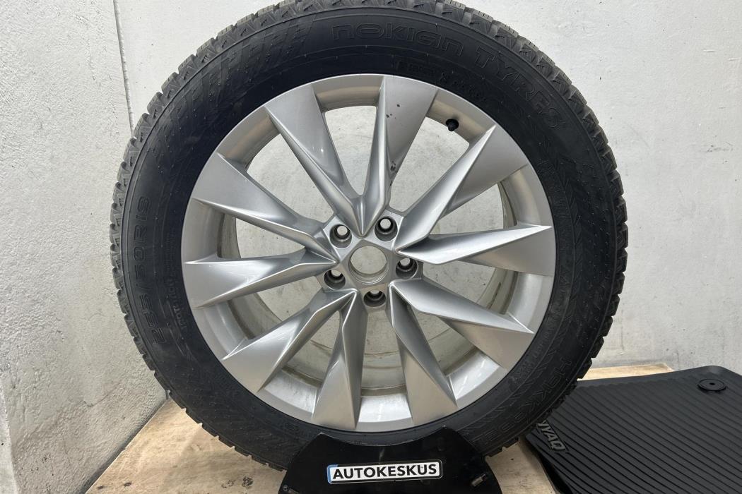 SKODA Enyaq 2023