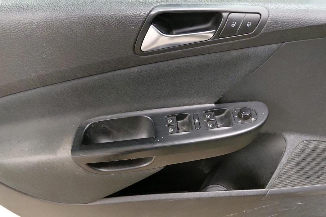 VOLKSWAGEN Passat 2010