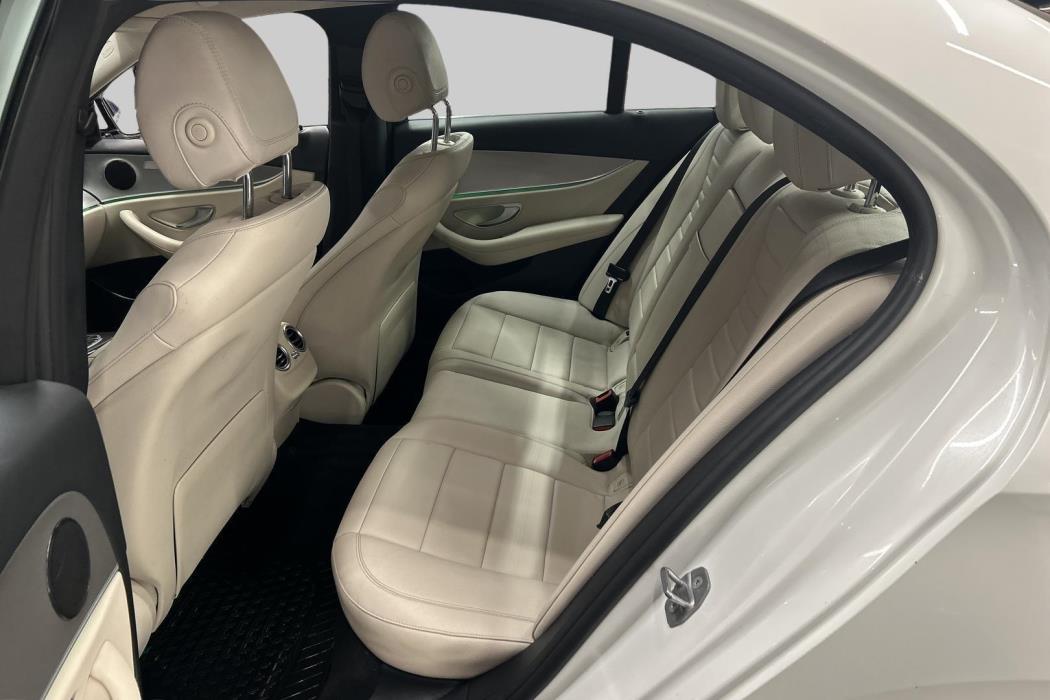 MERCEDES-BENZ E 2016